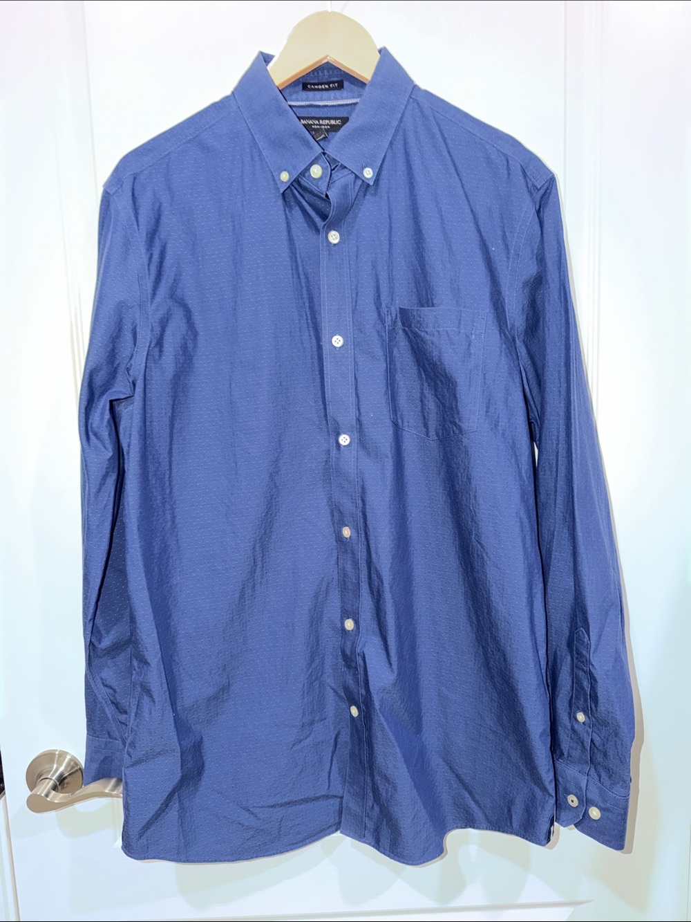 Banana Republic Blue Long-Sleeve Button-Down Shirt with dots size large non iron